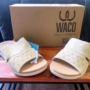 WACO Lucy Studded Slides‎ Comfort Sandals Almond Buff Neutral Women's  Size 6